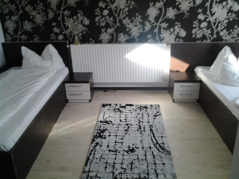 Cazare in oradea - PENSIUNEA ROZECLAS - Sinmartin