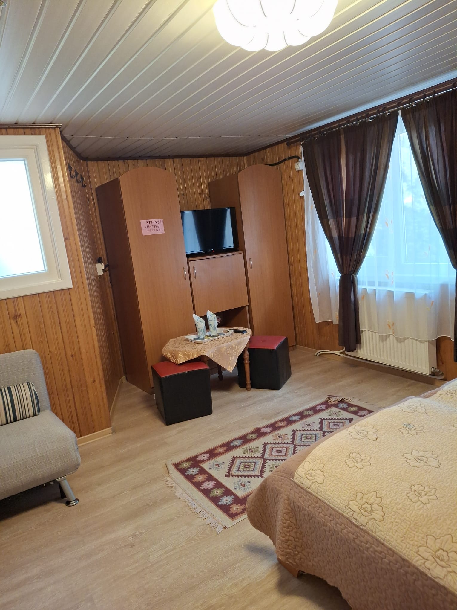 Cazare in oradea - PESIUNEA CASA MOV - Oradea Cazare in oradea - PESIUNEA CASA MOV - Oradea